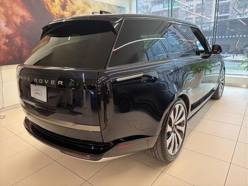 2026 Land Rover Range Rover P530 SE