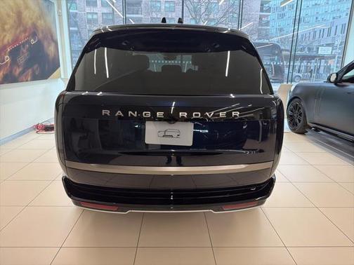 2026 Land Rover Range Rover P530 SE