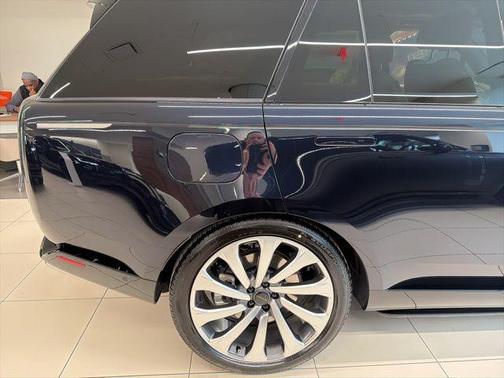 2026 Land Rover Range Rover P530 SE