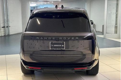 2024 Land Rover Range Rover P530 SE