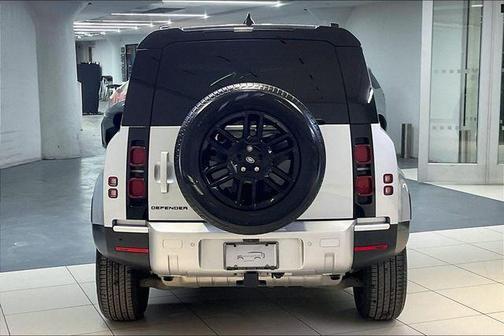 2024 Land Rover Defender 110 P300