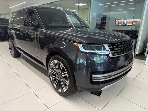 Carpathian Grey Premium Metallic 2026 Land Rover Range Rover P400 SE 7 Seat