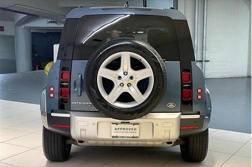 2023 Land Rover Defender 110 SE