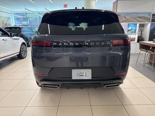 2025 Land Rover Range Rover Sport SE
