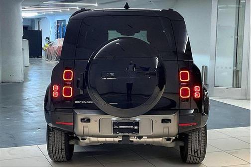 2025 Land Rover Defender 110 P400 X-Dynamic SE