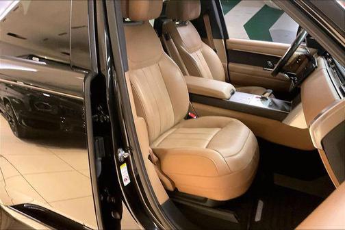 Santorini Black Metallic 2025 Land Rover Range Rover P550e Autobiography