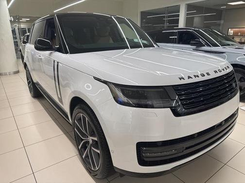 2025 Land Rover Range Rover P530 SE 7 Seat