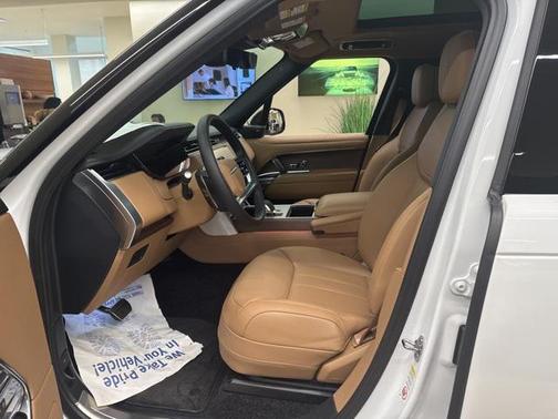 2025 Land Rover Range Rover P530 SE 7 Seat