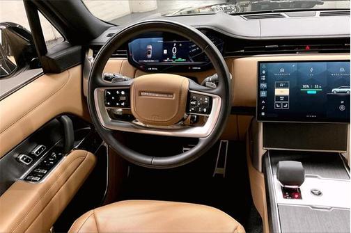 2025 Land Rover Range Rover P550e SE