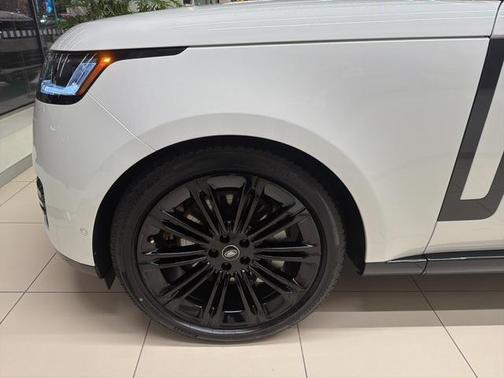 2025 Land Rover Range Rover P530 SE 7 Seat