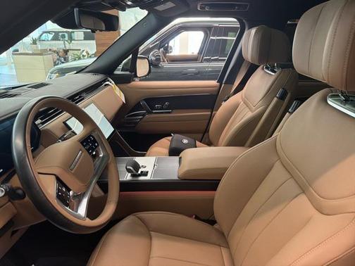 2026 Land Rover Range Rover P530 Autobiography