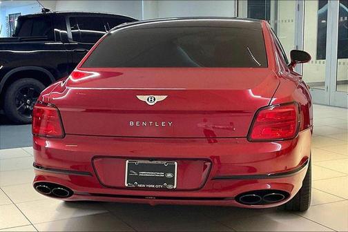 Dragon Red II Metallic 2022 Bentley Flying Spur V8
