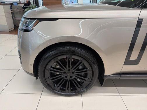 Batumi Gold Premium Metallic 2026 Land Rover Range Rover P530 SE