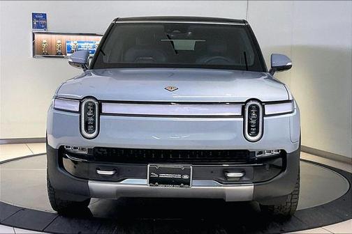 LA Silver 2022 Rivian R1S Launch Edition