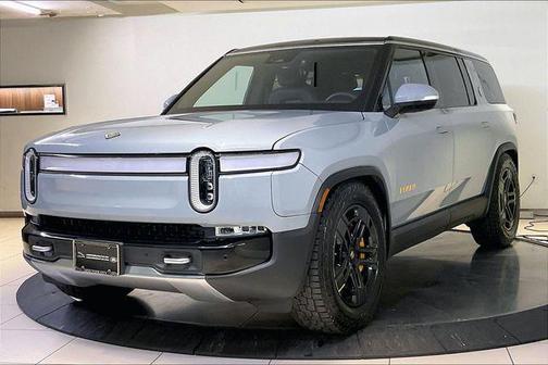 LA Silver 2022 Rivian R1S Launch Edition