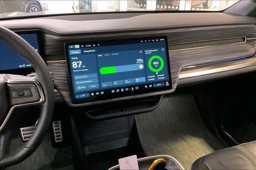 LA Silver 2022 Rivian R1S Launch Edition