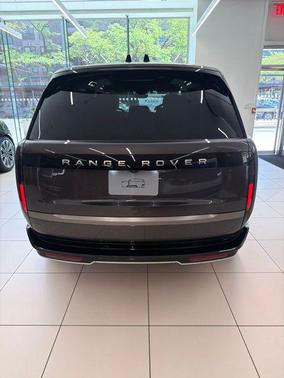 Charente Grey Prem Met 2026 Land Rover Range Rover P400 SE 7 Seat