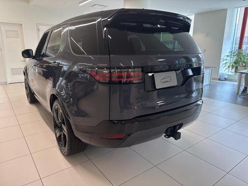 2025 Land Rover Discovery P300 Dynamic SE
