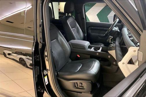 2023 Land Rover Defender 110 SE