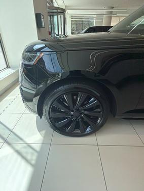 Narvik Black 2026 Land Rover Range Rover SV