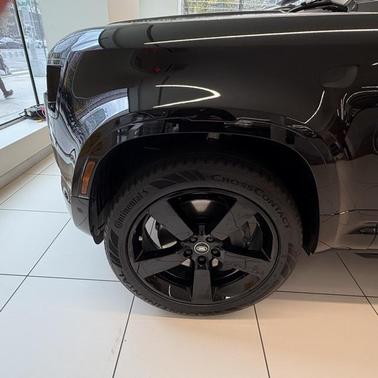 2025 Land Rover Defender 110 P500 X-Dynamic SE