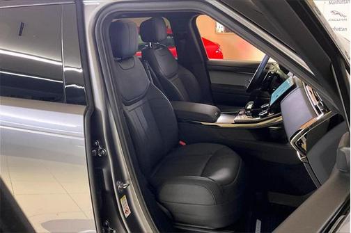 2023 Land Rover Range Rover Sport SE