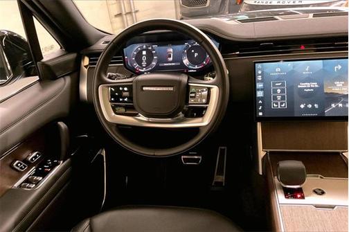 2025 Land Rover Range Rover P530 SE 7 Seat