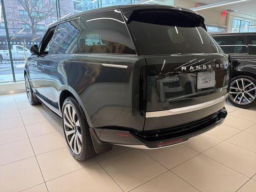 Belgravia Green Metallic 2026 Land Rover Range Rover P530 Autobiography