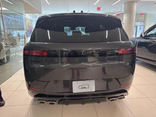 2025 Land Rover Range Rover Sport SE