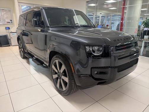 2026 Land Rover Defender V8