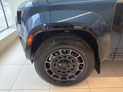 2026 Land Rover Defender 110 V8