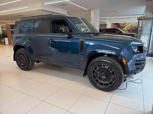 2026 Land Rover Defender 110 V8