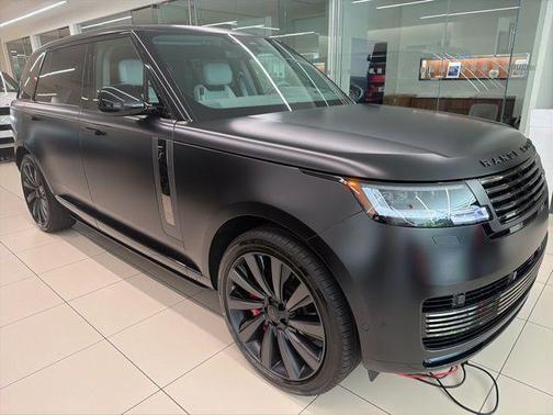 Obsidian Black SV Bespoke Ultra Metallic Satin 2026 Land Rover Range Rover P615 SV
