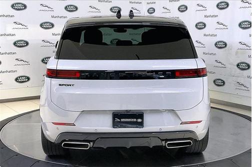 2025 Land Rover Range Rover Sport SE
