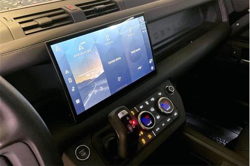 2025 Land Rover Defender 90 P400 X-Dynamic SE