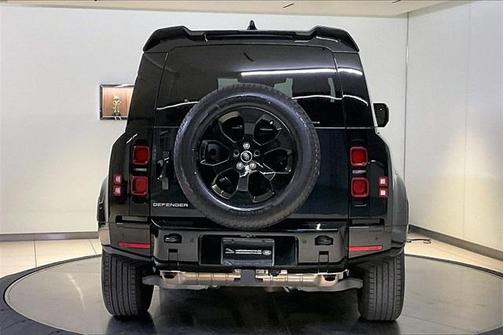 2025 Land Rover Defender 90 P400 X-Dynamic SE