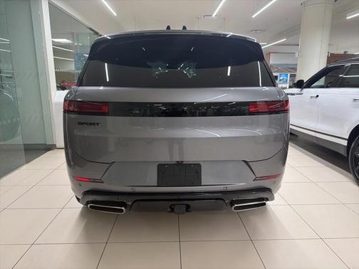 2025 Land Rover Range Rover Sport SE