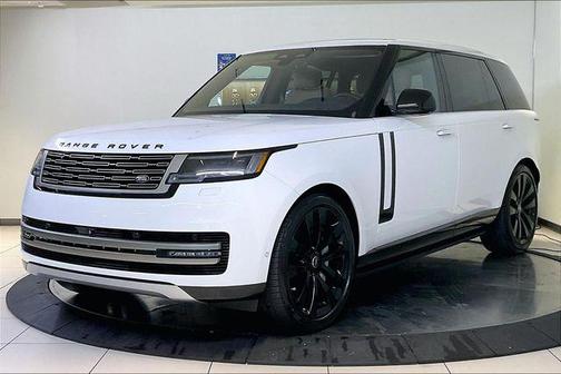Fuji White 2024 Land Rover Range Rover P400 SE