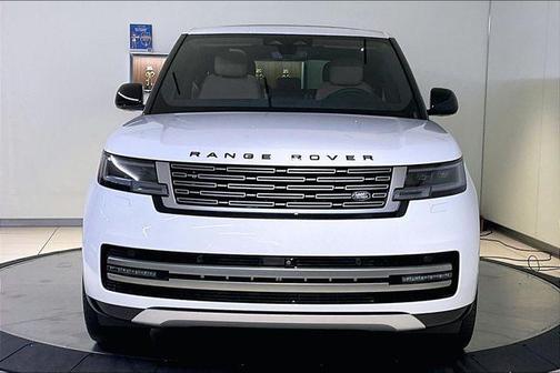 Fuji White 2024 Land Rover Range Rover P400 SE