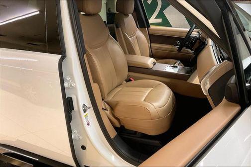 Fuji White 2024 Land Rover Range Rover P400 SE