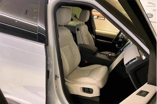 2023 Land Rover Discovery P300 S