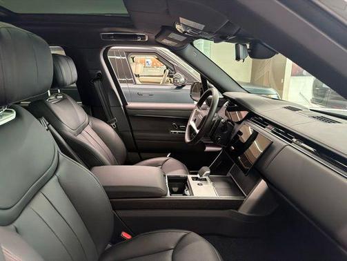 Ethereal Frost Silver SV Bespoke Ultra Met Gloss 2026 Land Rover Range Rover P530 Autobiography