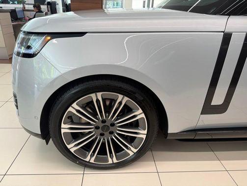 Ethereal Frost Silver SV Bespoke Ultra Met Gloss 2026 Land Rover Range Rover P530 Autobiography