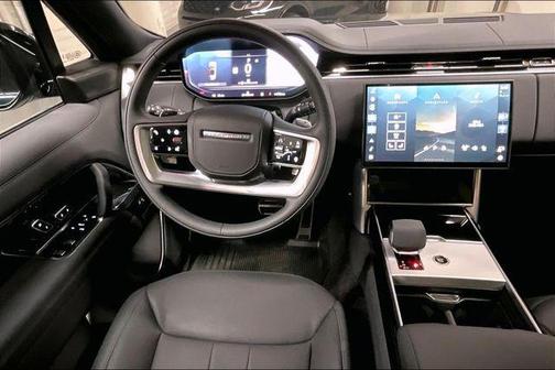 British Racing Green SV Bespoke Ultra Met Satin 2025 Land Rover Range Rover P530 SE