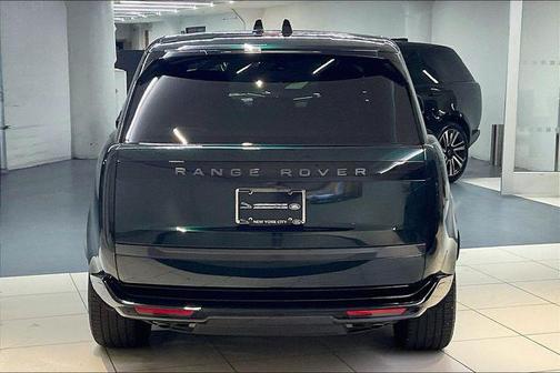 British Racing Green SV Bespoke Ultra Met Satin 2025 Land Rover Range Rover P530 SE