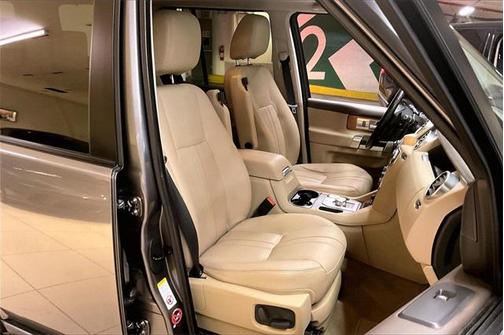 2016 Land Rover LR4 Base