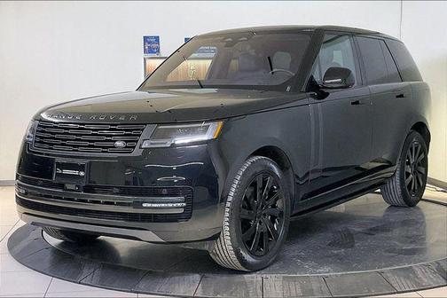 Santorini Black Metallic 2023 Land Rover Range Rover P400 SE