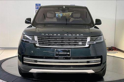 Belgravia Green Metallic 2023 Land Rover Range Rover P400 SE