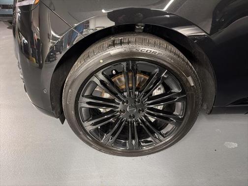 2026 Land Rover Range Rover P400 SE 7 Seat