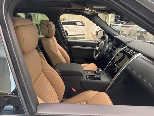 2025 Land Rover Discovery P360 Dynamic SE